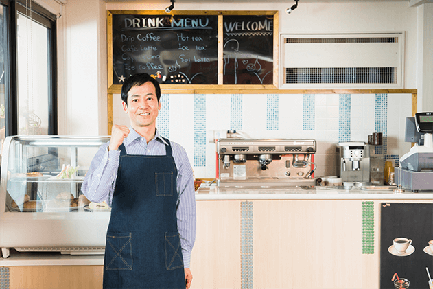喜ぶ店員さん02