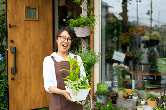 喜ぶ店員さん03